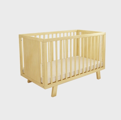 Natural Wood Crib Made of New Zealand Pine